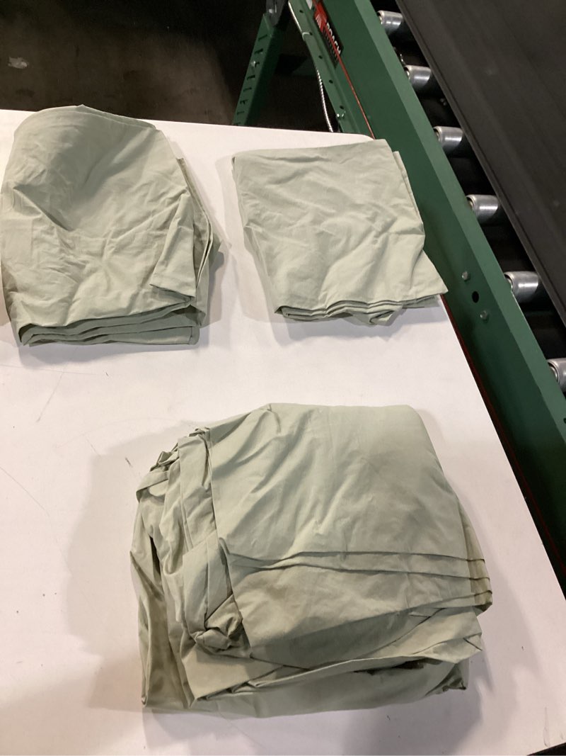 Condition photo showing New/Like New for classic organic percale fitted sheet set, cal king, sage