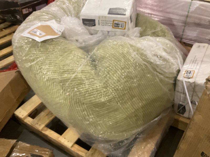 Condition photo showing Good Condition for MAXYOYO Bean Bag Chair, Floor Sofa with Handle, Bean Bag Chairs for Adults and Kids, Teens Living Room Bean Bag, Accent Sofa Chair with Pocket for Gaming Reading Relaxing Standard Green