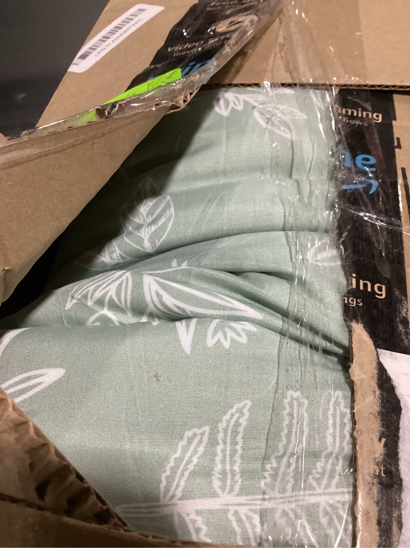 Condition photo showing Good Condition for MUXHOMO Queen Comforter Set 7 Pieces, Sage Green Bed in a Bag Queen Reversible Botanical Flowers Design, Ultra Soft & Breathable Bedding Sets with Comforter, Sheets, Pillowcases & Shams Queen(88"x 88") 01 - Sage Green Leaves