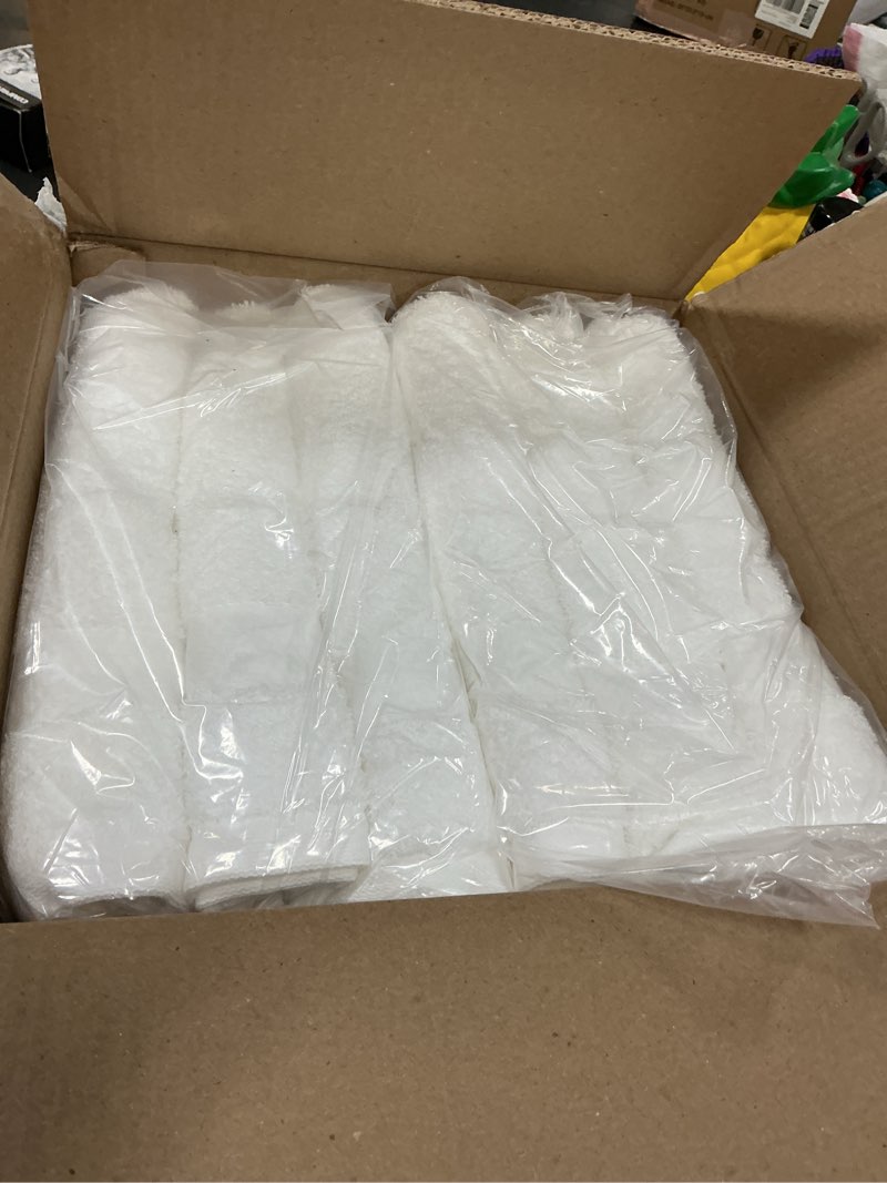 Condition photo showing Good Condition for Amazon Basics Premium 100% Cotton Bath Towel Set, Pack of 6, 600 GSM, White, 54" x 27"(Previously AmazonCommercial brand)