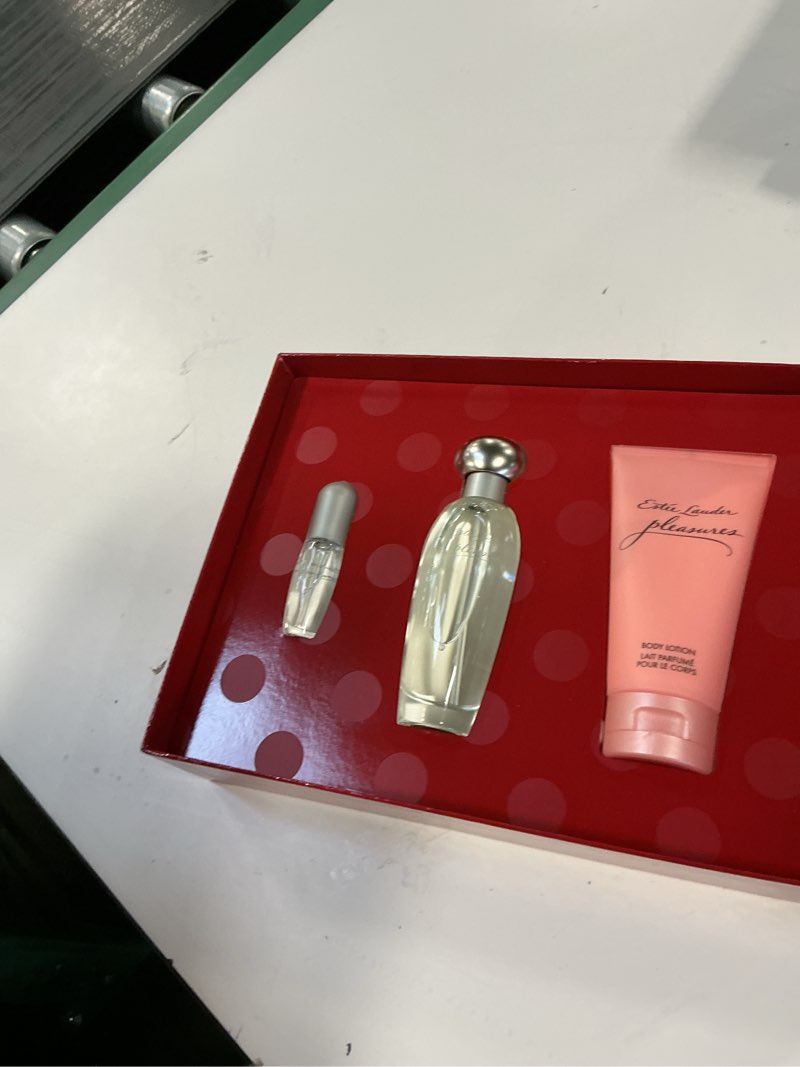 Condition photo showing New/Like New for Estée Lauder Pleasures Eau de Parfum Spray with Notes of Lilies, White Peonies & Jasmine | Perfumes for Women 3-Piece Gift Set