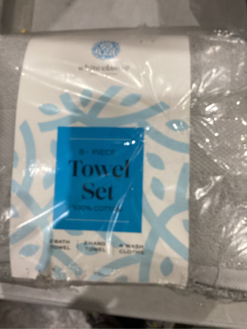 Condition photo showing Good Condition for similar not exact      white classic luxury 8 piece bath towel set - 700 gsm combed cotton hotel towels - 2 bath, 2 hand, 4 washcloths (silver, 8)