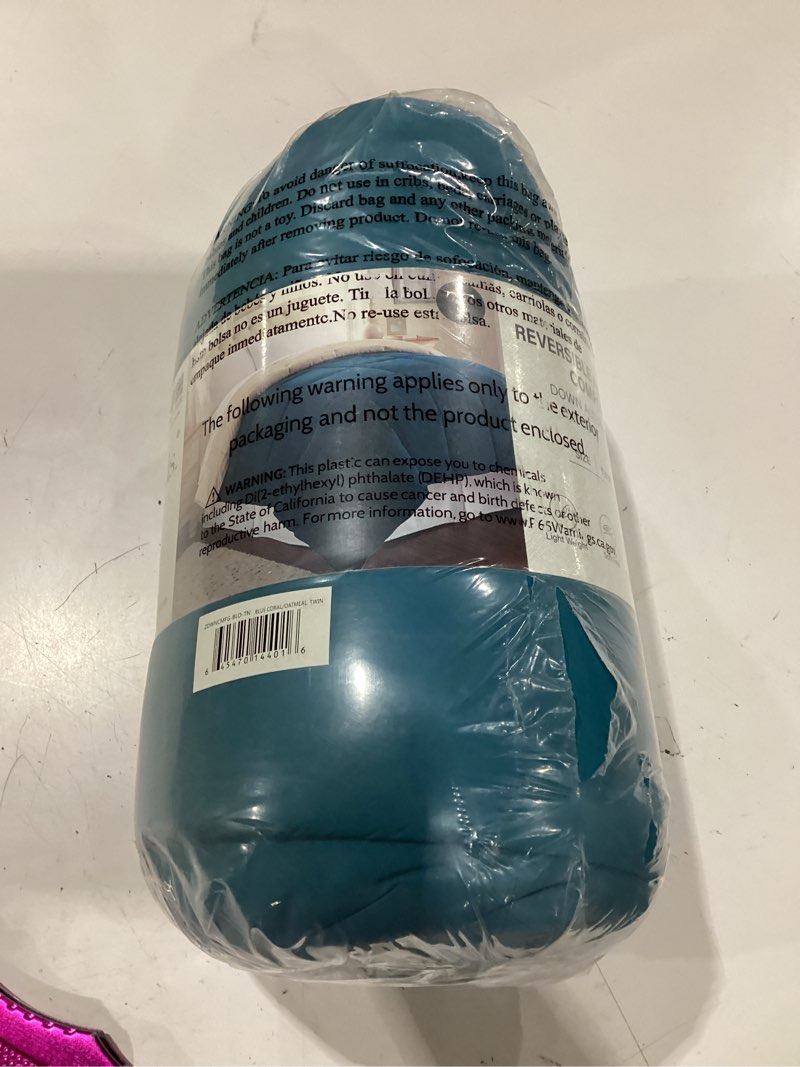 Condition photo showing New/Like New for modern threads down alternative reversible comforter teal/beige twin twin 06 teal/beige