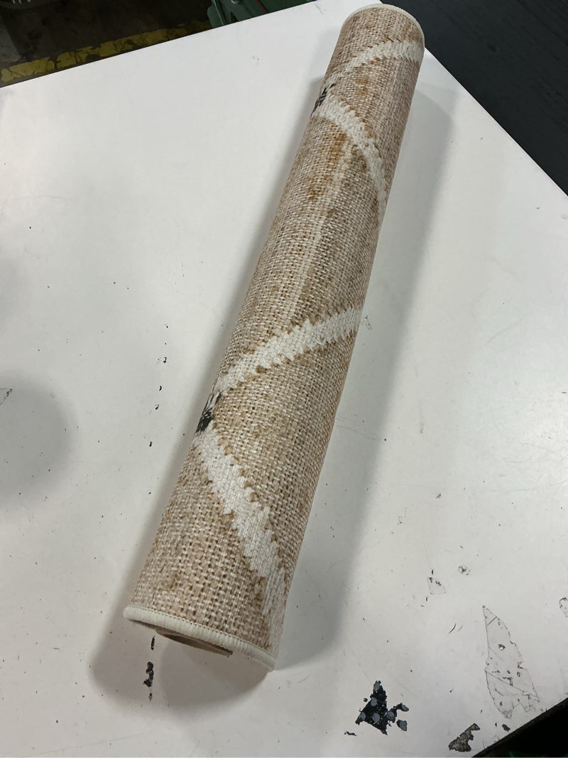 Condition photo showing Good Condition for Dash and Albert Kali Machine Washable Area Rug - 2' x 3' Natural - Diamond Accent Rug - Anti-Slip Backing, Lightweight, Machine Washable, High Traffic Areas Kitchen, Mudroom, Laundry Room 2' x 3' (Rectangular) Kali Natural