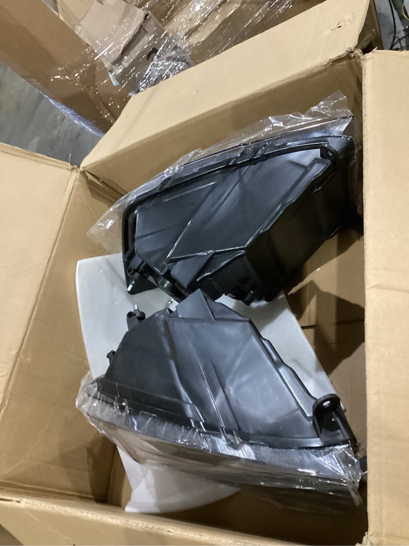 Condition photo showing New/Like New for Headlights for Dodge Ram 1500 2009-2018 & Dodge Ram 2500 3500 4500 550010-18 Only Factory Quad Style Halogen Headlamp Black Housing Clear Reflector Black Housing Clear Reflector 2009-2018 Dodge Ram 1500 2500 3500 4500 5500
