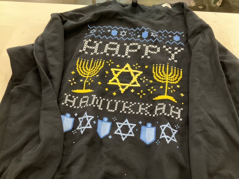 Sweatshirt, Happy Hanukkah, 2 XL