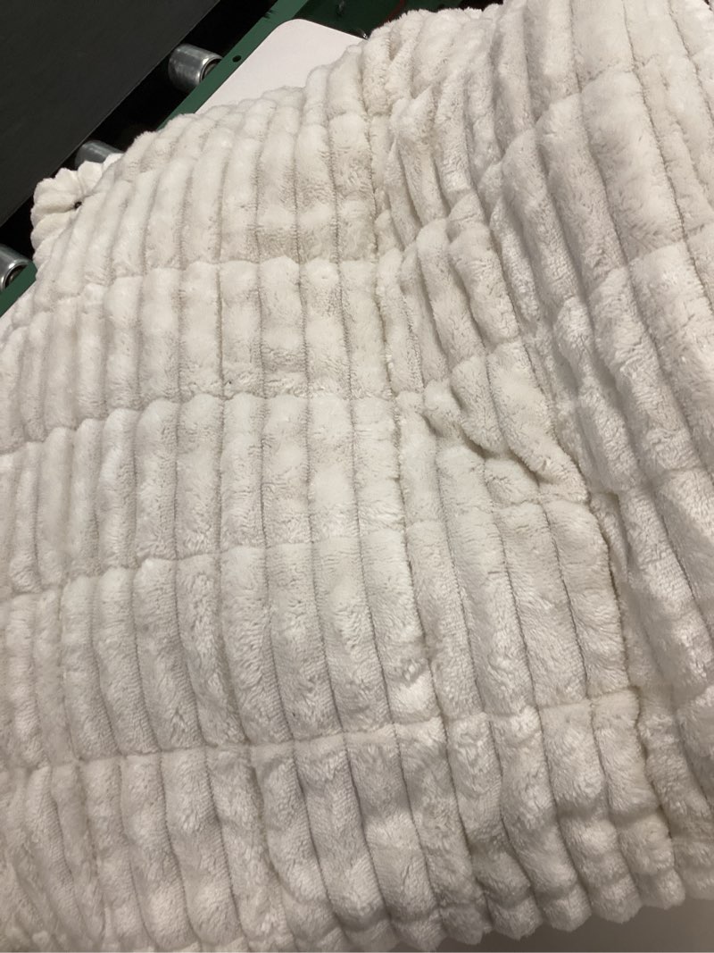 Condition photo showing Good Condition for STACYPIK Dog Seat Cover for Backseat, Corduroy White Plaid Backseat Protector, Cat-Scratch Proof Couch Cover, Washable Non-Slip Travel Dog Bed, Fit for Backseat Extenders and Seat Covers-23.6X59IN