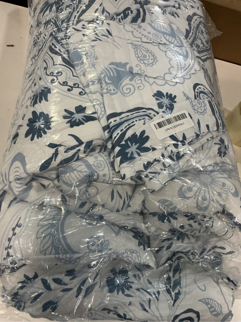 Condition photo showing As Is for bedorm paisley queen comforter set 100% cotton bedding comforter blue paisley floral printed boho chic bedding extra soft cozy vintage aesthetic quilt comforter a-paisley & light blue queen