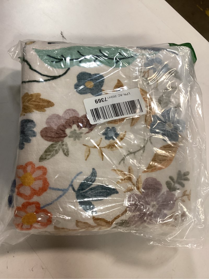 Condition photo showing New/Like New for 2x6 Washable Hallway Runner Rug: Floral Kitchen Rugs with Non-Slip Backing Vintage Low Pile Entryway Carpet for Living Room Bedroom Ultra Soft Water Resisitant Floor Mat for Bathroom Laudry(2x6,Cream) 2' x 6' (Rectangular) Cream/Floral