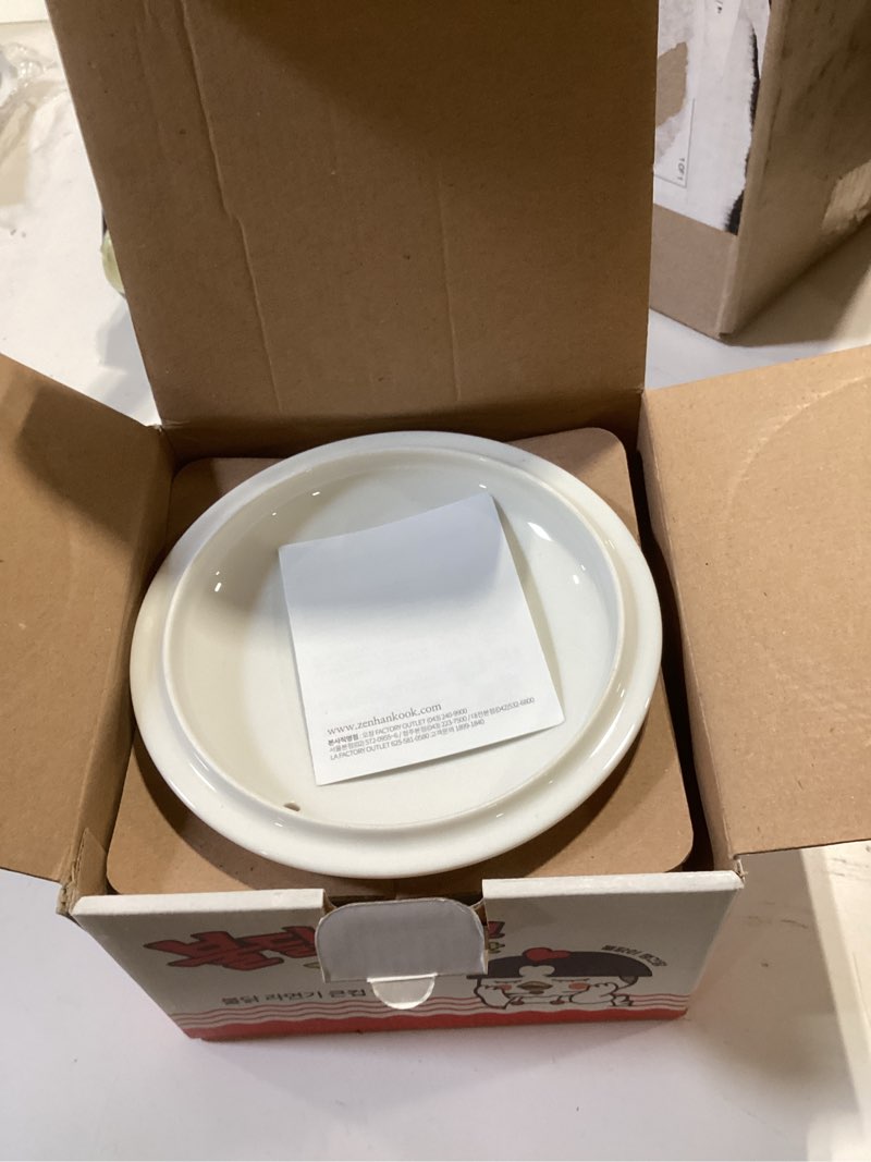 Condition photo showing Good Condition for zen buldak hot chicken flavor(samyang) noodle bowls set w/cover (large)