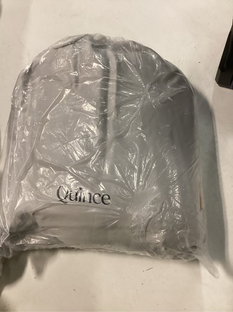 Condition photo showing New/Like New for egyptian giza cotton sateen 700 thread count duvet cover, king/cal king, light grey
