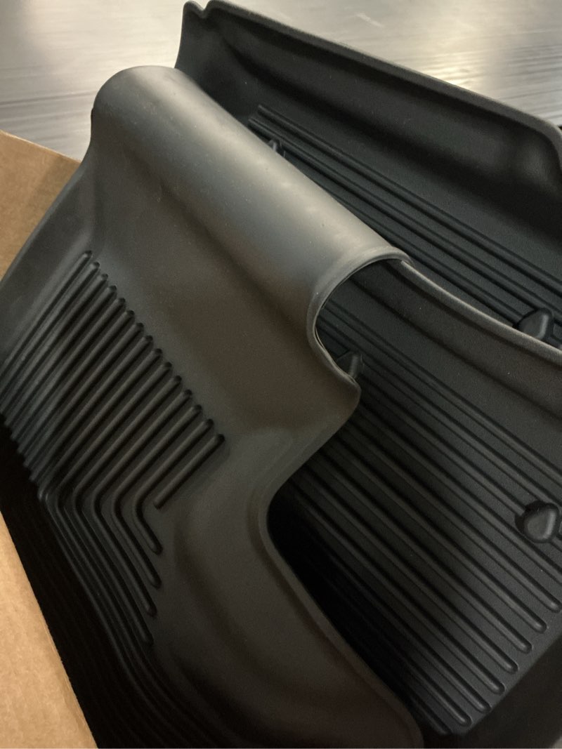 Condition photo showing Good Condition for husky liners - weatherbeater | fits 2016 - 2023 dodge durango, fits 2016 - 2023 jeep grand cherokee, (2023 wk) front & 2nd row liners - black, 3 pc. | 99151