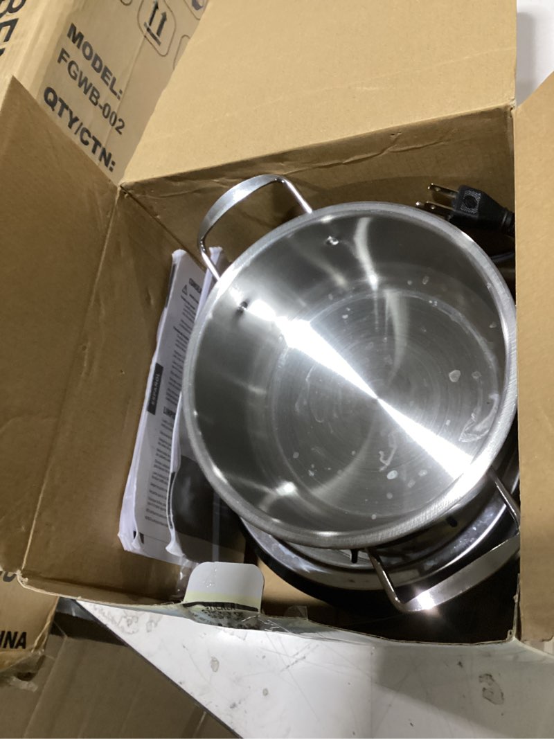 Condition photo showing New/Like New for 8 stick stainless steel fondue pot