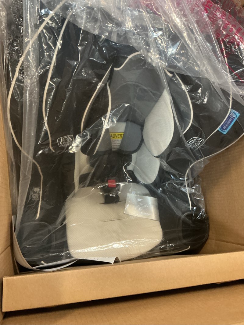 Condition photo showing Good Condition for Graco Extend2Fit Convertible Baby Car Seat, Rear and Forward Facing, Adjustable Extension Panel for Extra Legroom, Gotham 2-in-1 Gotham 2.0