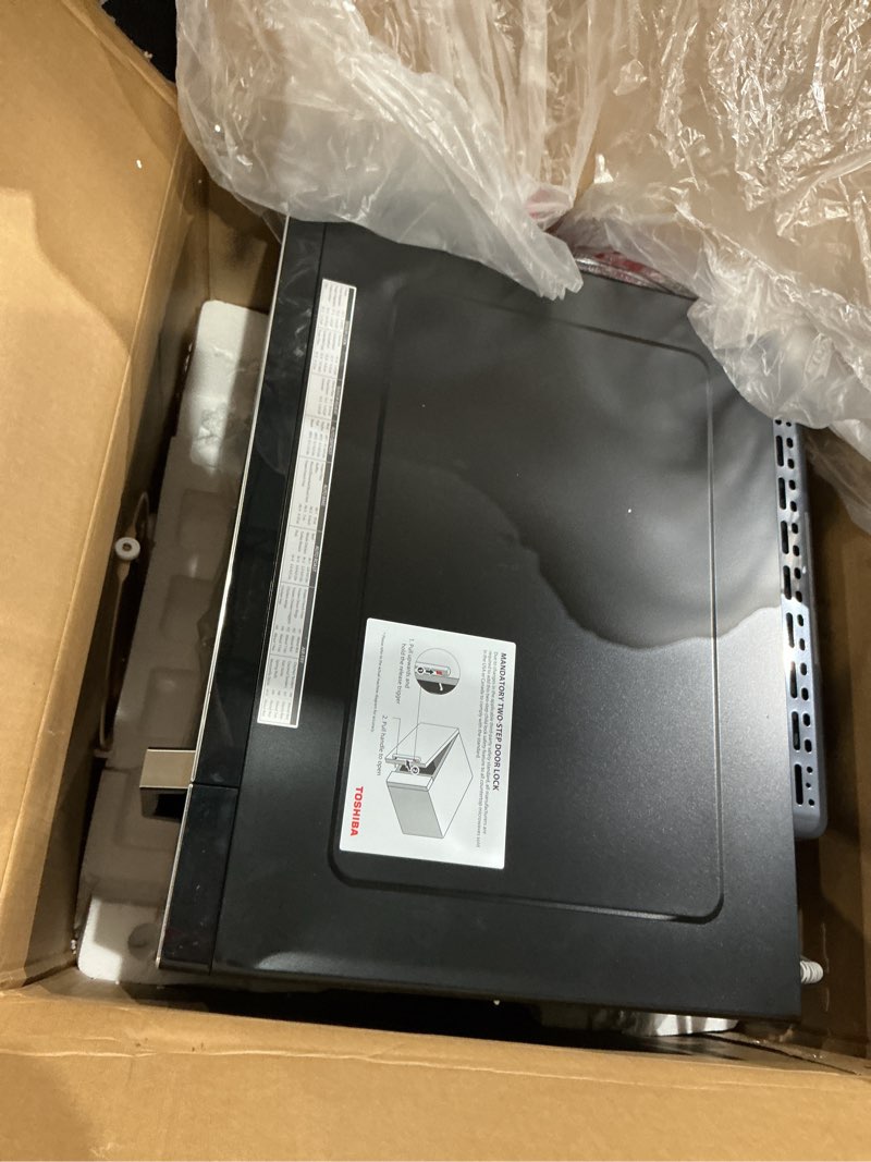 Condition photo showing Good Condition for toshiba air fryer combo 4-in-1 countertop microwave oven, smart sensor, convection, mute function, position memory 13.6" turntable, 1.5 cu ft, 1000w, silver, ml-ec42p(ss)