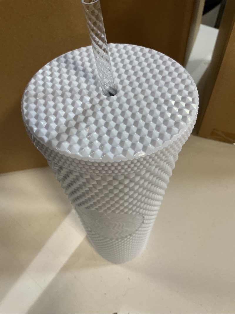 Condition photo showing New/Like New for plstc cld cup bling 24oz siren core fy24