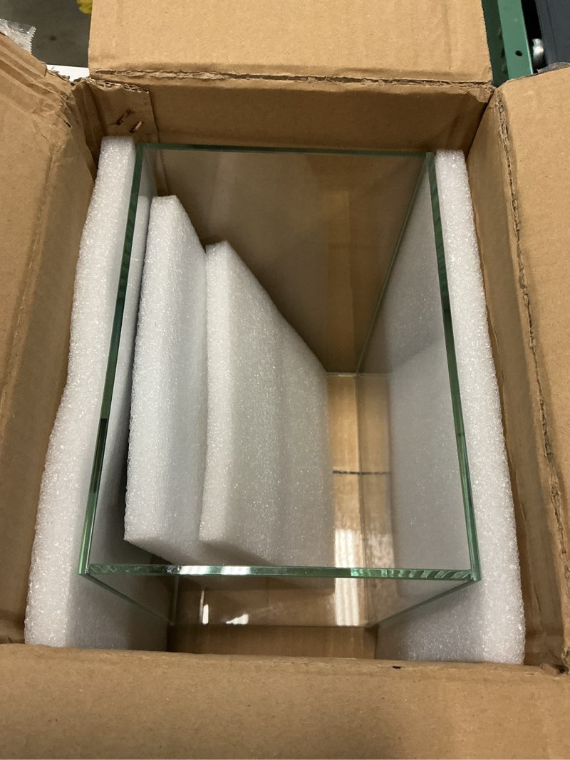 Condition photo showing Good Condition for vimvins 2 gallon glass fish tank, easy to maintain small aquarium for betta/snails/shrimp and aquatic planting.