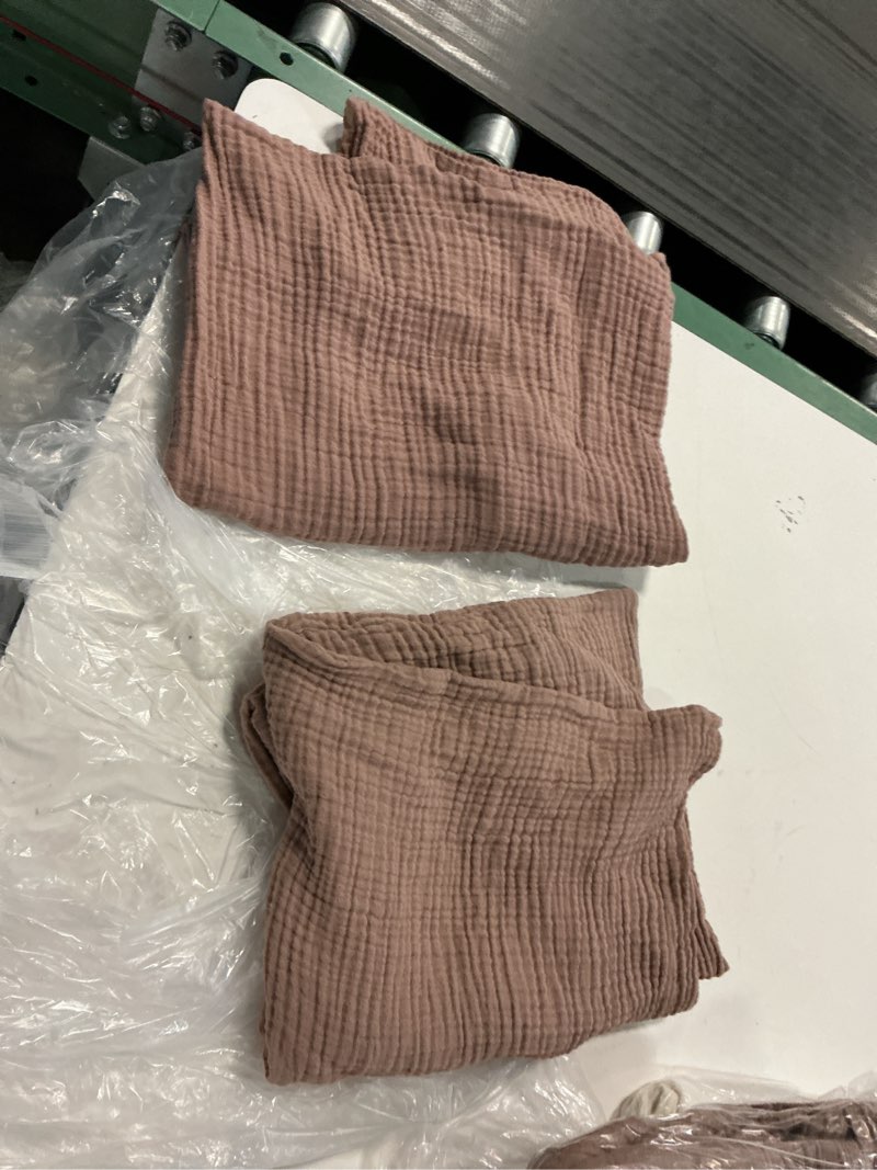 Condition photo showing Good Condition for ( incomplete only pillowcases ) quince organic cotton gauze dream quilt set, full/queen, fig