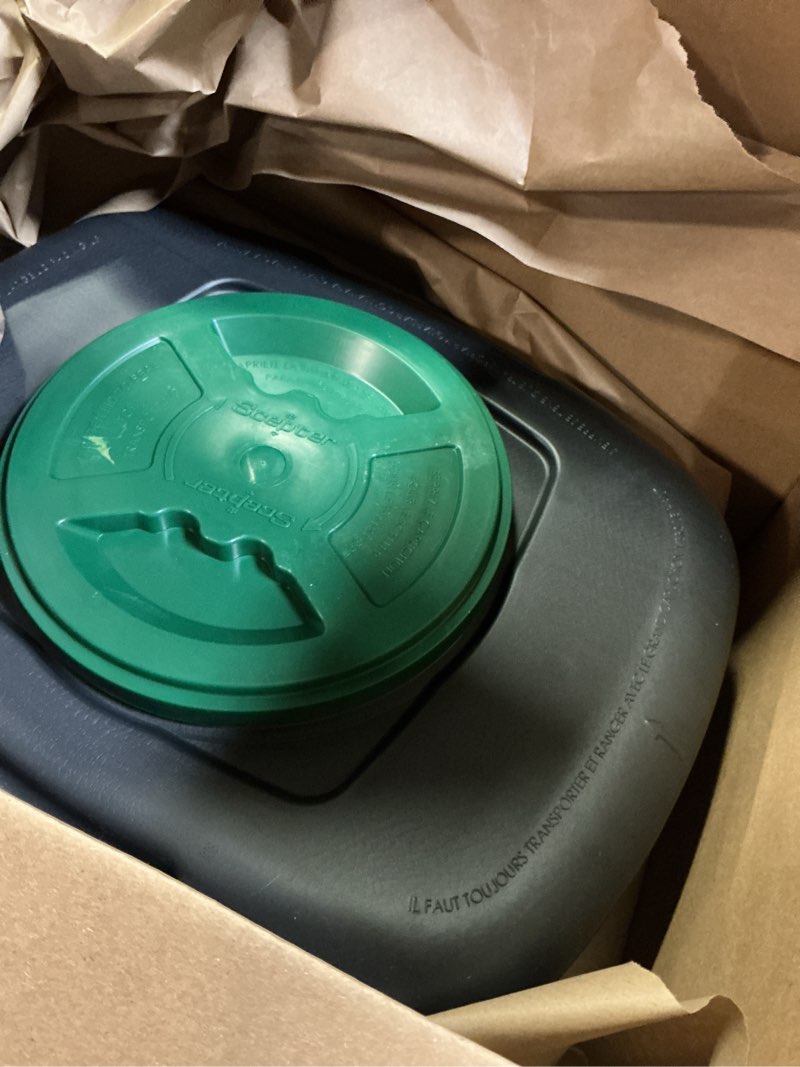 Condition photo showing As Is for Scepter AM06984 12 Quart Oil Drain Pan with Lid, Filter Drain Screen, and Pour Spout for Automotive Fluids Including Engine Oil, Anti-Freeze, Transmission Fluid and More, 13" x 17-1/4" x 6" 12 Quart 1