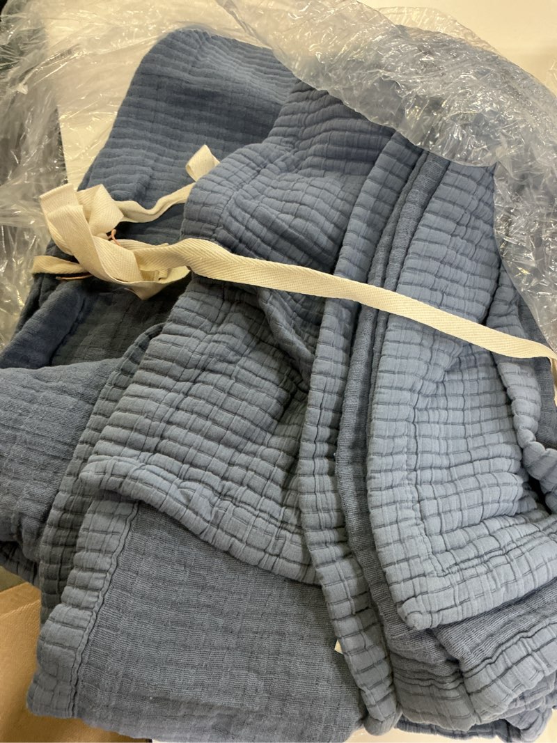 Condition photo showing Good Condition for organic ribbed cotton coverlet, full/queen, mineral