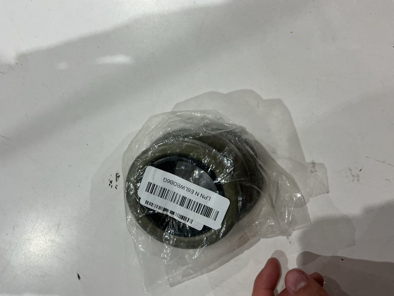 Condition photo showing Good Condition for 4 pack 010-036-00 double lip grease seal for dexter texcom rv trailer replaces 01003600 10-36 22333tb id 2.250" x od 3.376" trailer hub wheel grease seal 5200-7000lb trailer axles d42