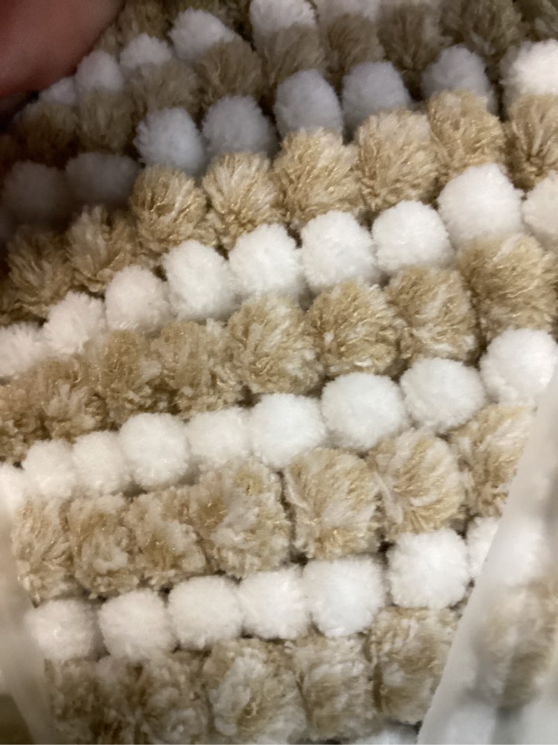 Condition photo showing New/Like New for bsicpro bathroom rugs and mats sets, 2 piece thick absorbent chenille bath mat rug set non slip, soft shaggy bath floor mats for bathroom, machine washable (20" x 47" plus 16" x 24", beige) 20" x 47" plus 16" x 24" beige