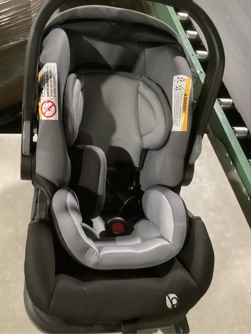 Condition photo showing Good Condition for baby trend ez-lift plus infant car seat, ultra grey