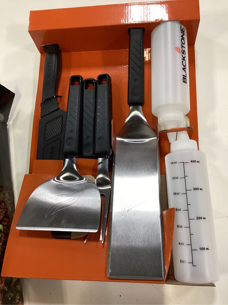Condition photo showing Good Condition for blackstone hibachi kit  7-piece