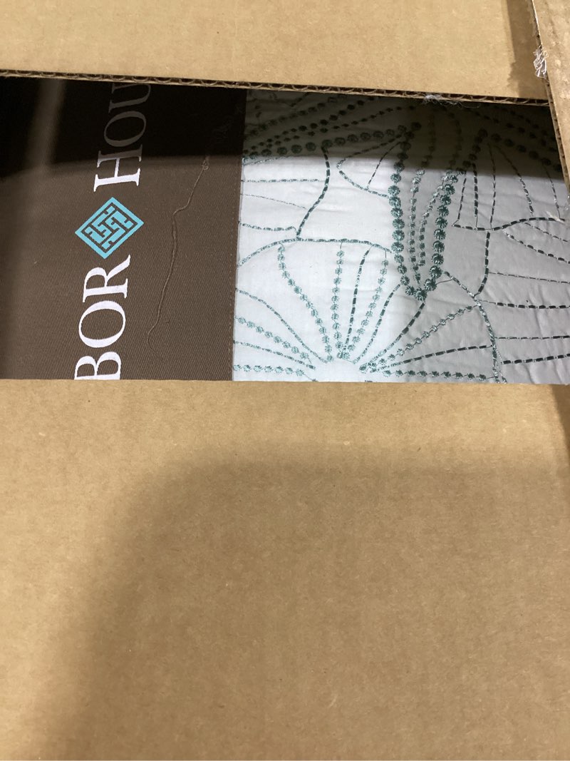 Condition photo showing Good Condition for harbor house cotton comforter set - coastal oceanic sealife design, all season down alternative bedding with matching shams, bedskirt, maya bay, seafoam blue queen(92"x96") 4 piece