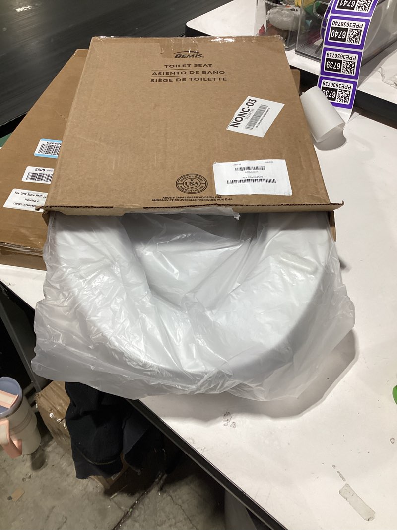 Condition photo showing New/Like New for Bemis 1500EC 390 Lift-Off Wood Elongated Toilet Seat, Cotton White (Pack of 1)