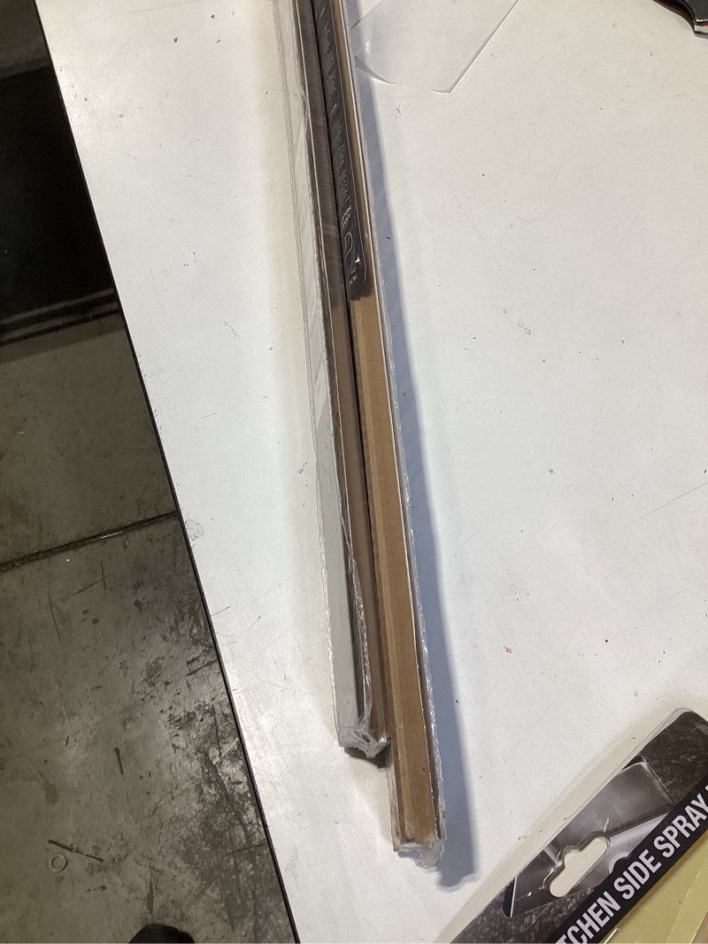 Condition photo showing Good Condition for project source staircase moldin