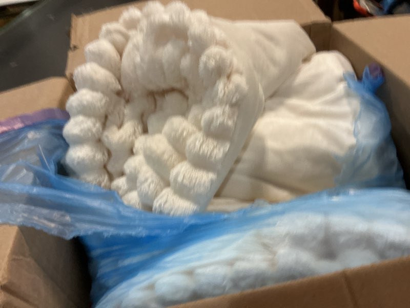 Condition photo showing New/Like New for bedelite fleece queen comforter set -super soft & warm fluffy cream white bedding, luxury fuzzy heavy bed set for winter with 2 pillow cases cream white queen