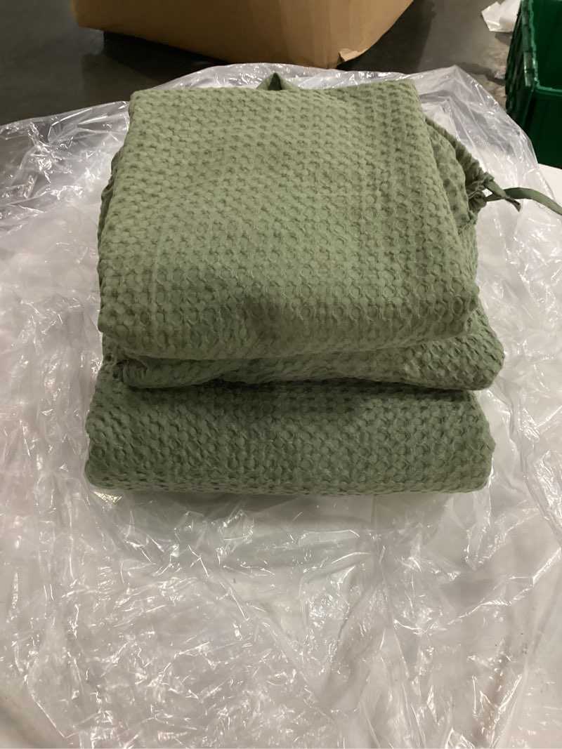 Condition photo showing Good Condition for organic luxe honeycomb duvet cover set, full/queen, olive