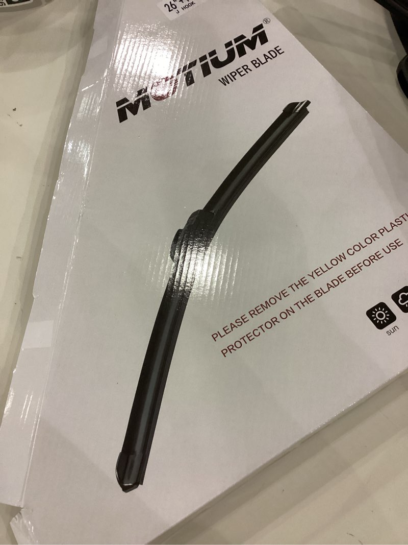 MOTIUM OEM QUALITY Premium All-Season Windshield Wiper Blades (26"+18" pair for front windshield)