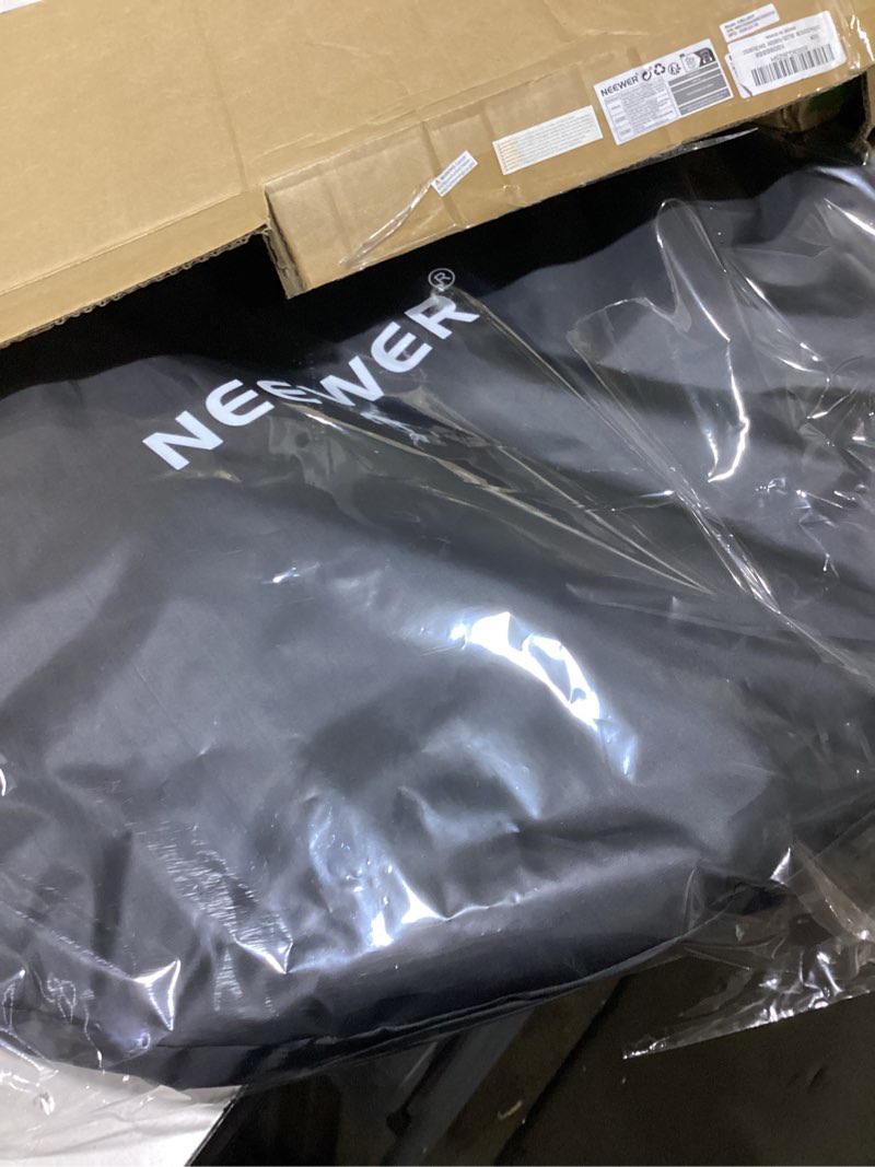 Condition photo showing Good Condition for neewer 5x7ft/1.5x2m chromakey foldable backdrop with stand 8.5ft/2.6m, 2-in-1 reversible green blue green background panel for photography studio, live streaming, video calls, games