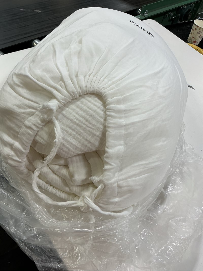 Condition photo showing Good Condition for organic luxe honeycomb duvet cover set color: white size: king/cal king