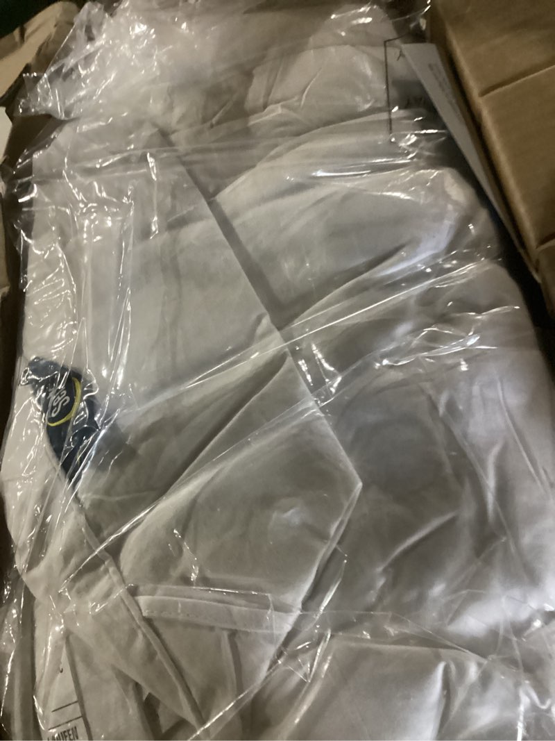 Condition photo showing New/Like New for serta goose feather down fiber cotton comforter queen size - 100% cotton duvet insert - hotel luxury hypoallergenic bedding comforter extra warmth 90 x 90 inch white full/queen extra warmth