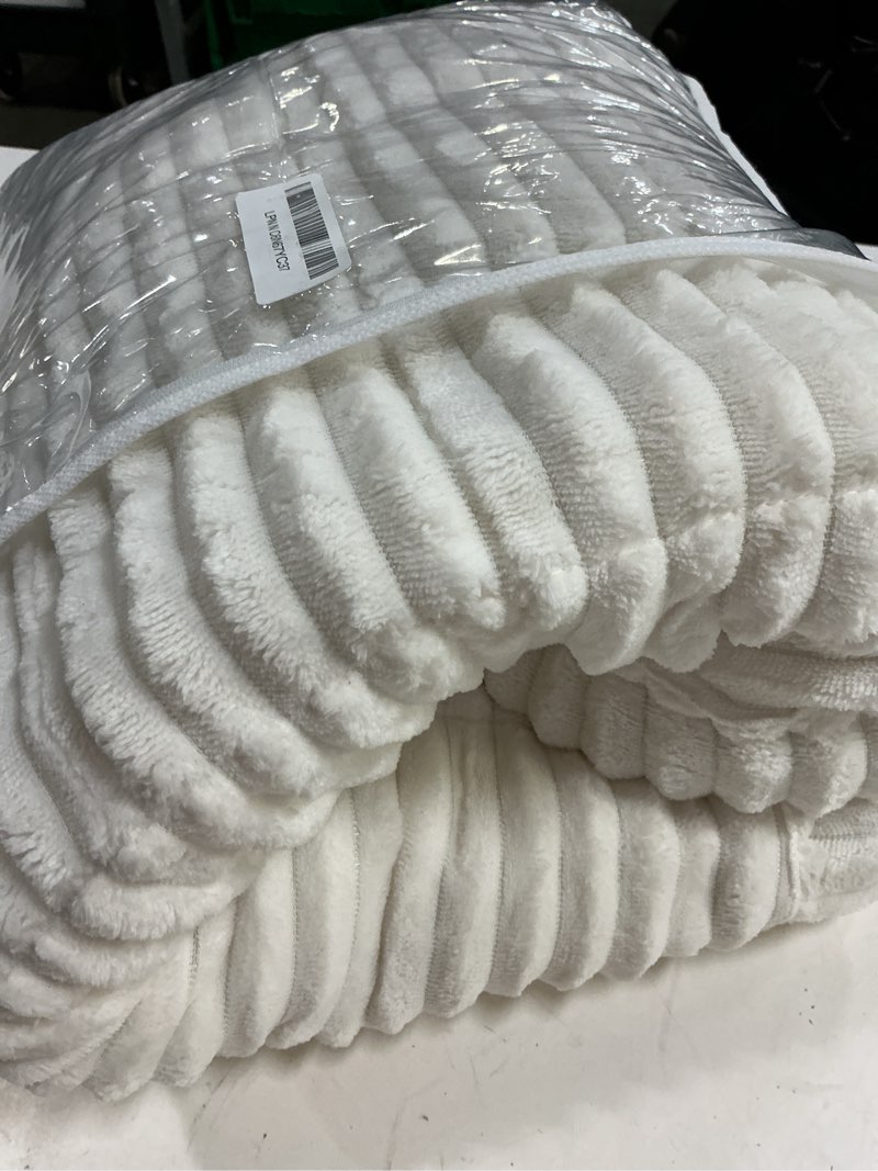 Condition photo showing Good Condition for couch cover for dogs washable, fuzzy pet couch covers for 3 cushion sofa pet friendly, non slip sofa cover (white, 27.6" x 59"/70 x 150cm) white 27.6" x 59"/70 x 150cm