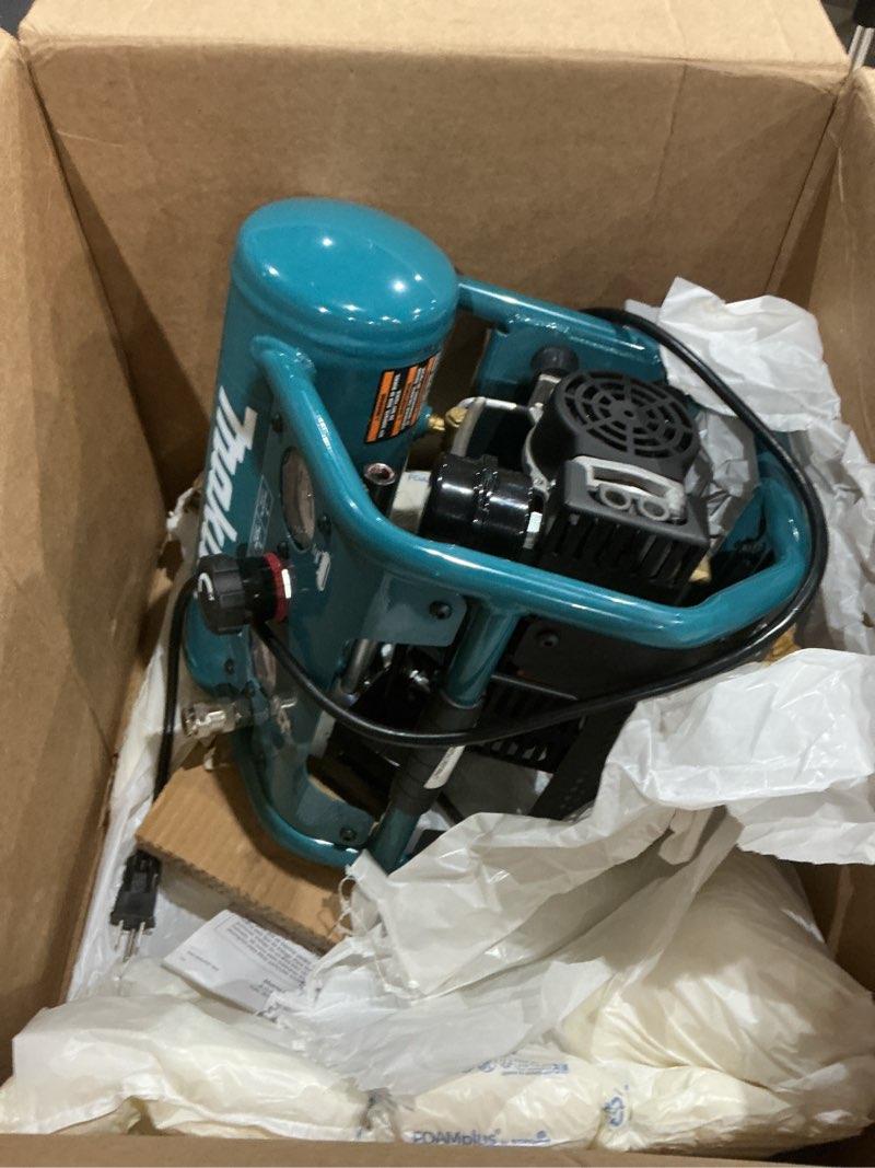 Condition photo showing Good Condition for (ed)makita mac100q quiet series, 1/2 hp, 1 gallon compact, oil-free, electric air compressors