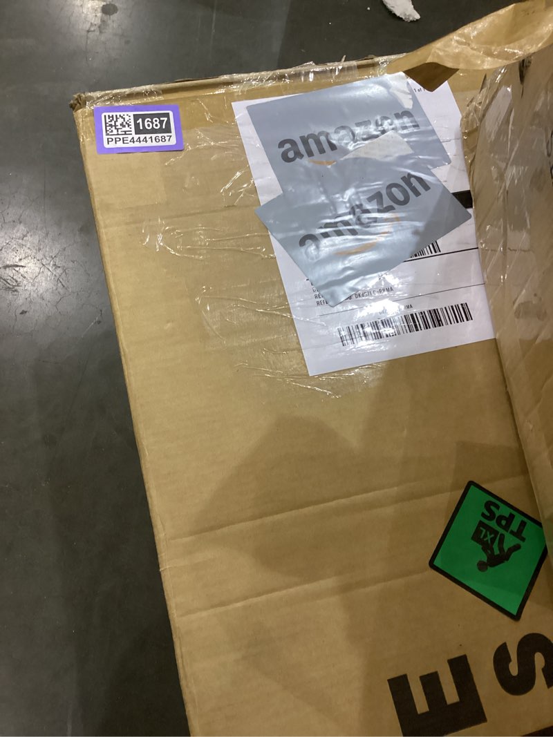 Condition photo showing As Is for UMIG 6 PCS 6' x 2' x 0.32'' Polycarbonate Greenhouse Panels, Twin-Wall Waterproof UV Protected Corrugated Plastic Roof Panels Sheets, Clear Replacement Panels for Greenhouse, Outdoor, Plant 6' x 2' x 0.32''-6 Pack