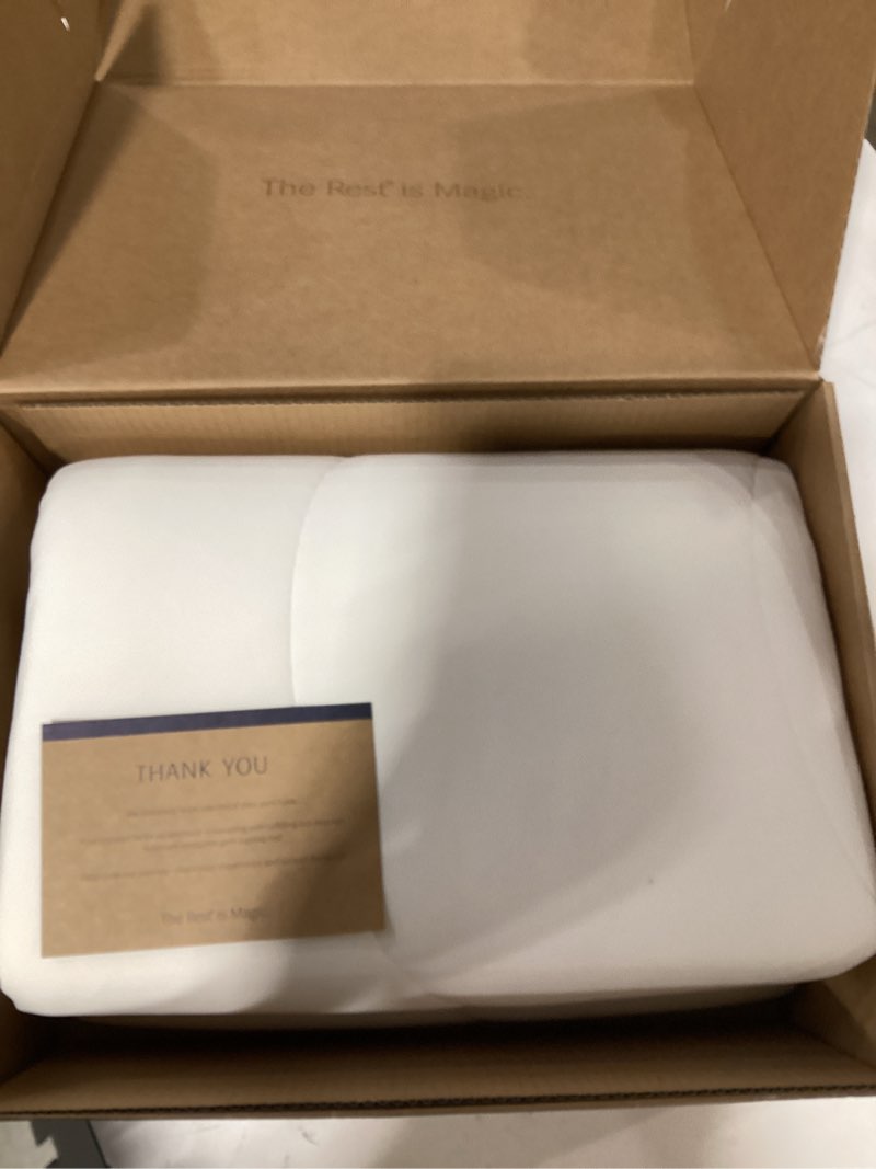 Condition photo showing Good Condition for rest® evercool® cooling comforter, full/queen, blanket for hot sleepers, all season bedding to keep cool for night sweats, breathable lightweight blanket, 90"x90" inches, snow ivory snow ivory full / queen (90"x90")