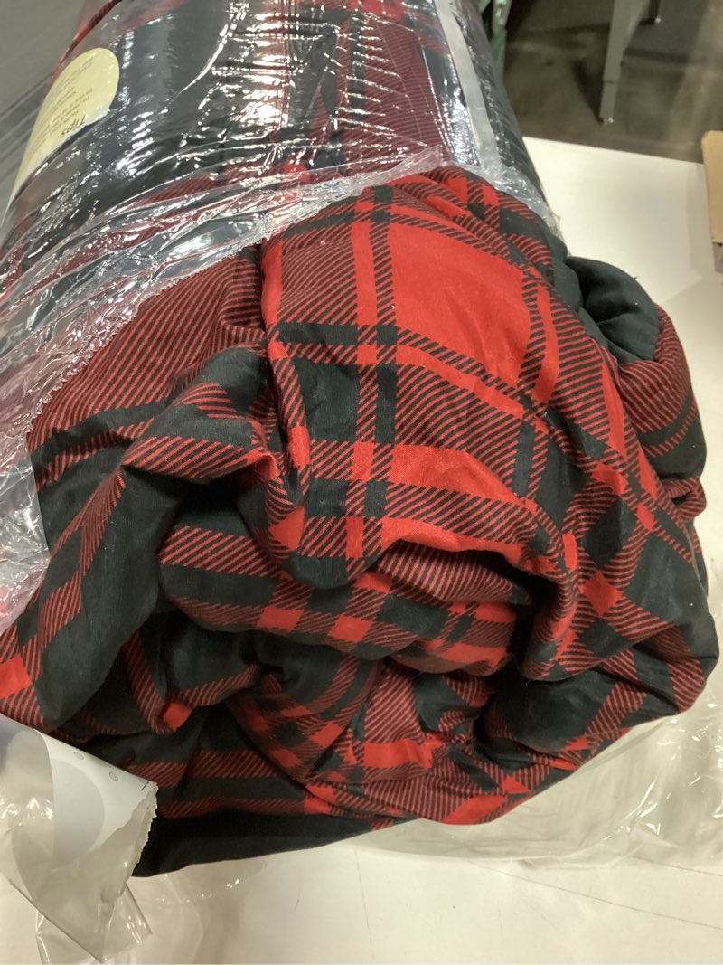 Condition photo showing Good Condition for MaiRêve King Comforter Set, Plaid Design Comforter Set 7 Pieces, All Season Comfortable Bedding Sets King, Christmas Bedding Warm and Breathable (Red, King, 102"x90")