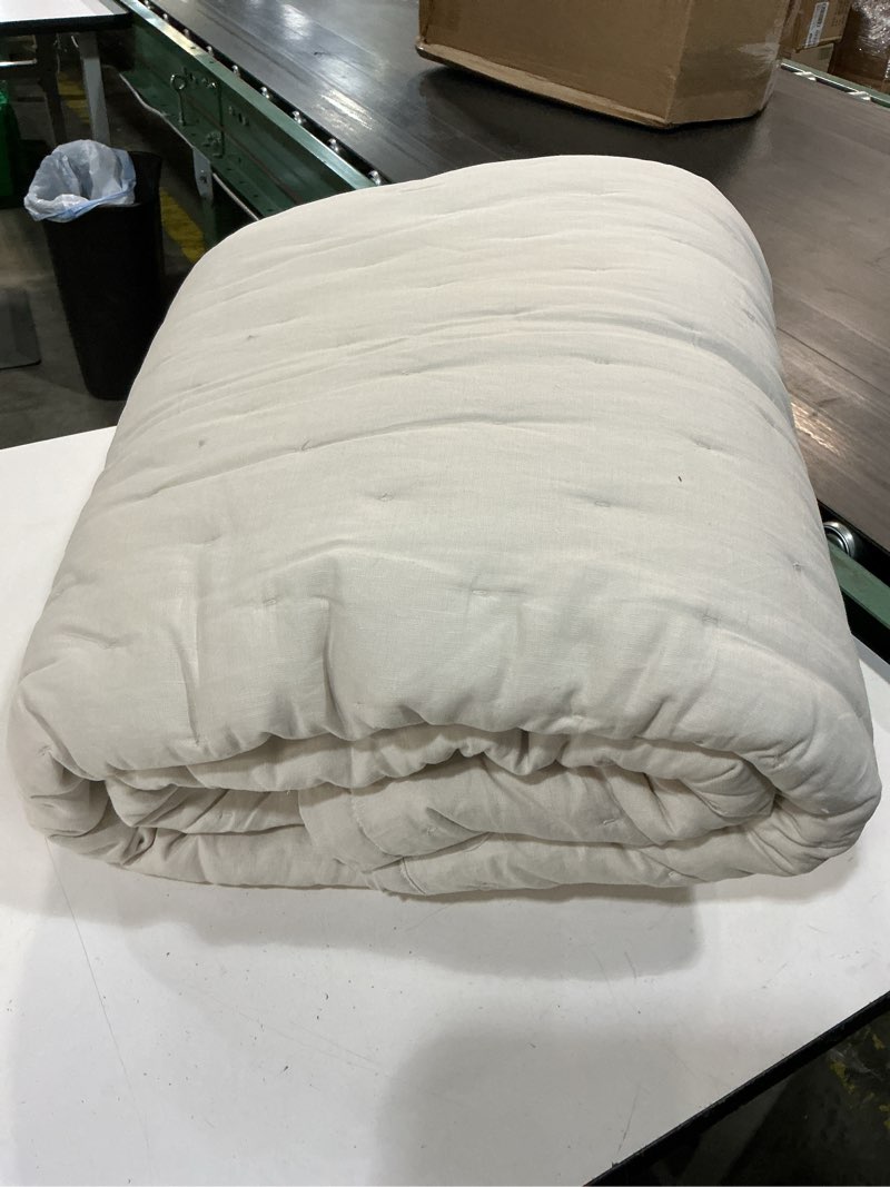 Condition photo showing Good Condition for european linen dream quilt, king/cal king, sand