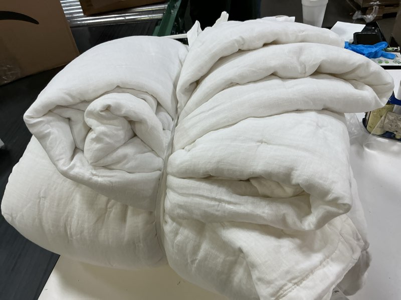 Condition photo showing Good Condition for organic cotton hand stitched quilt size queen 