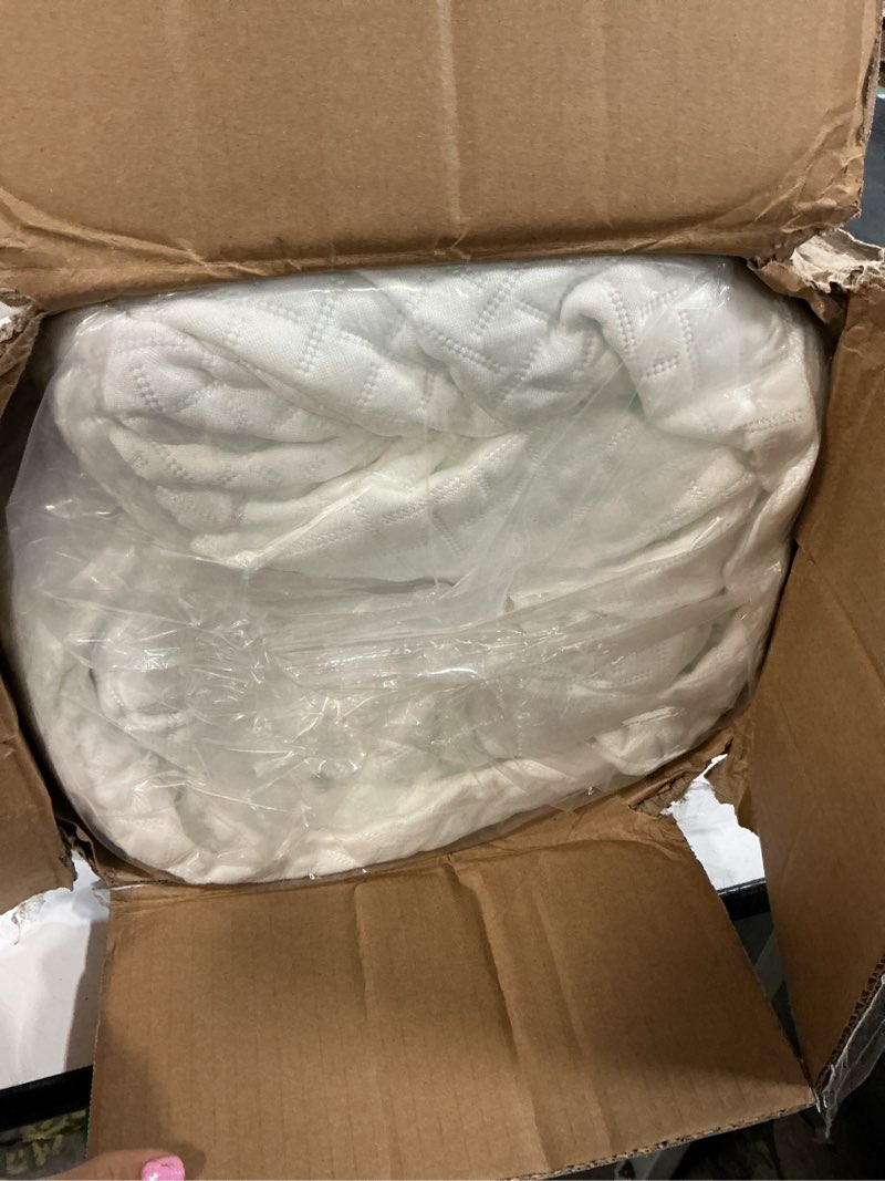 Condition photo showing Good Condition for 3 inch gel memory foam mattress topper twin size, cooling bed topper for pressure relief with removable breathable soft cover, certipur-us certified 3 inch(topper with white cover) twin