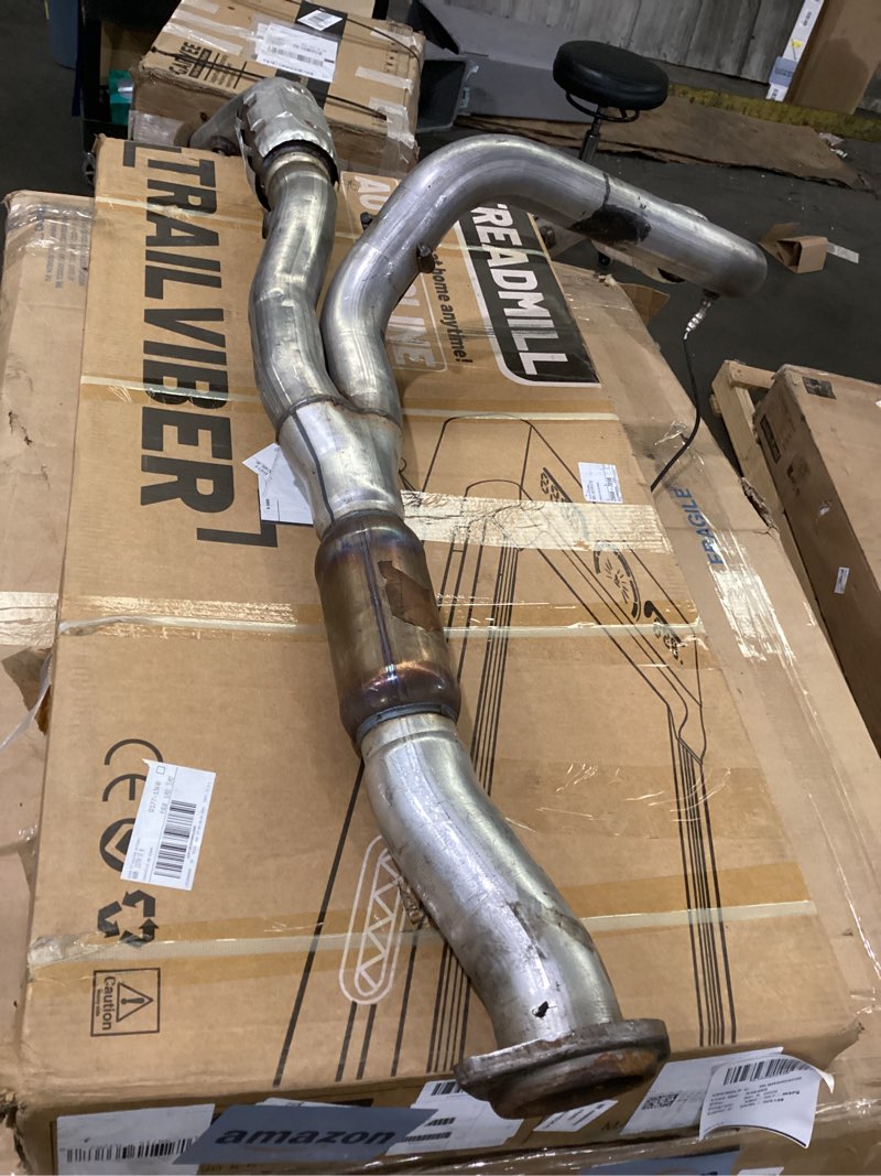 Condition photo showing As Is for walker ultra epa 50572 direct fit catalytic converter 4.125" inlet (id) 3.515" outlet (od) for chevrolet silverado 2500 hd