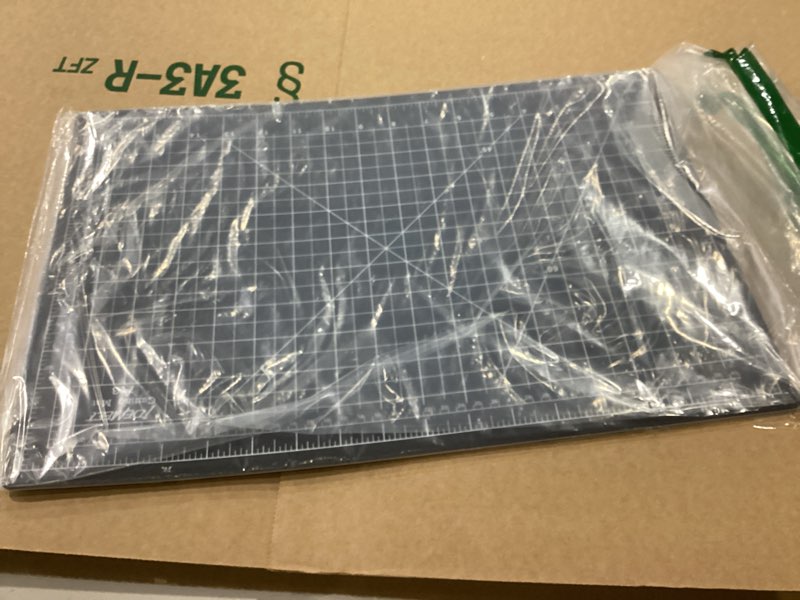 Condition photo showing Good Condition for density-upgraded 18"x12" self healing cutting mat, idemeet rotary sewing mat for crafts, 5-ply blade table protector cut board for fabric leather cutting quilting modeling hobby project, a3, black black 18"l x 12"w