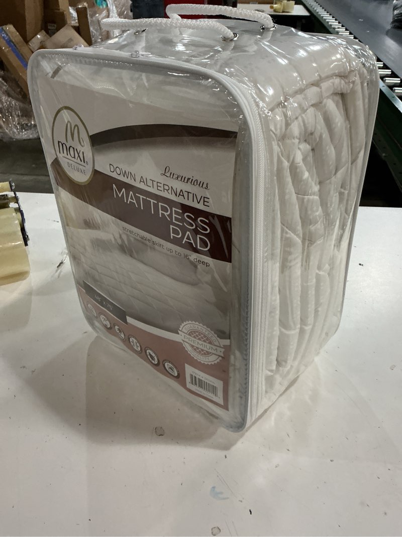 Condition photo showing New/Like New for maxi rv size (48 x 75) mattress pad - luxurious cotton sateen mattress protector - soft, comfortable, & breatheable mattress cover - mattress pad protects mattress from dust, dirt, spills, and stains
