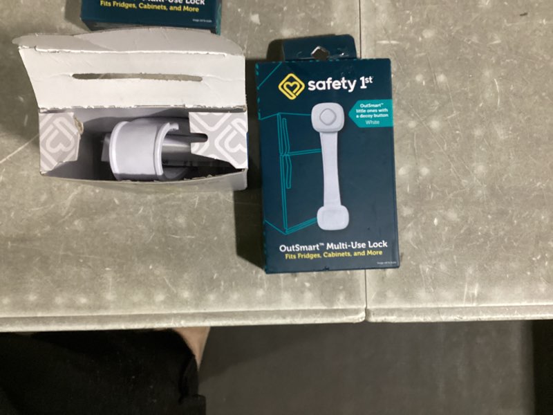 Condition photo showing New/Like New for safety 1st outsmart multi use lock, white pack of 1