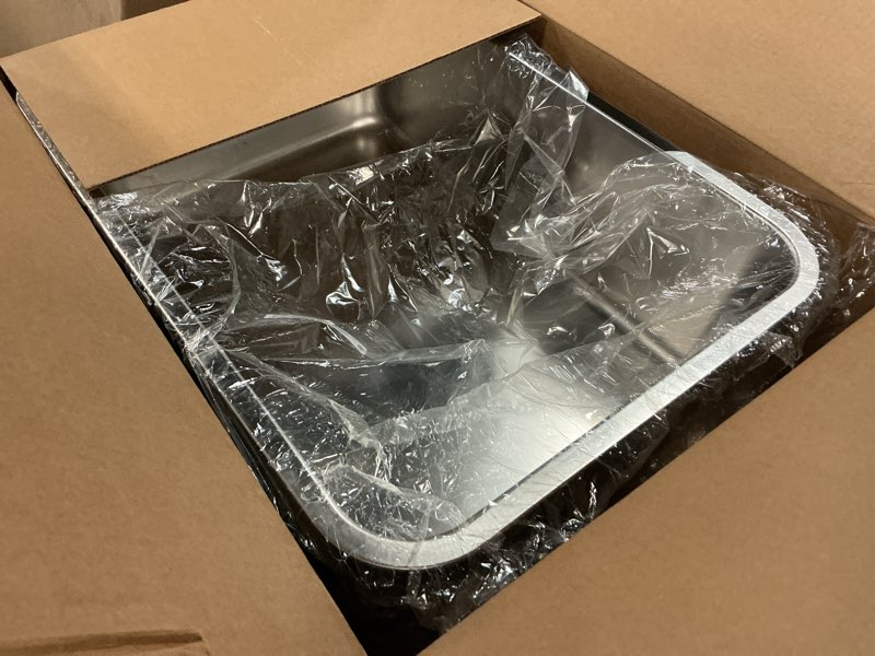 Condition photo showing Good Condition for Stainless Steel Litter Box,19.7"x13.7"x6" Large Metal Litter Box for Kitty/Cat, Easy to Clean, Non Stick Litterbox No Smell for Adult Cats L:19.7"x13.7"x6"